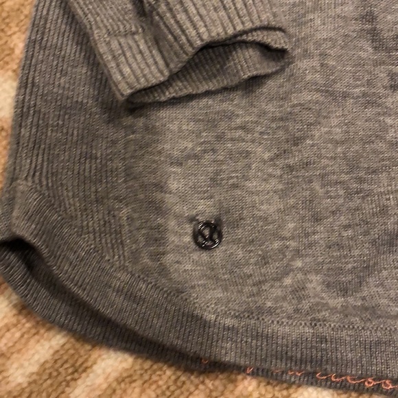 Lululemon sit in lotus sweater grey sz 8 - Picture 8 of 8